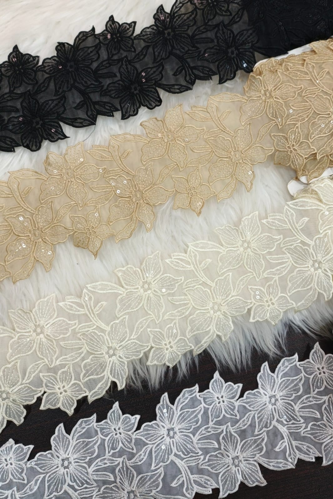 ORGANZA LACES