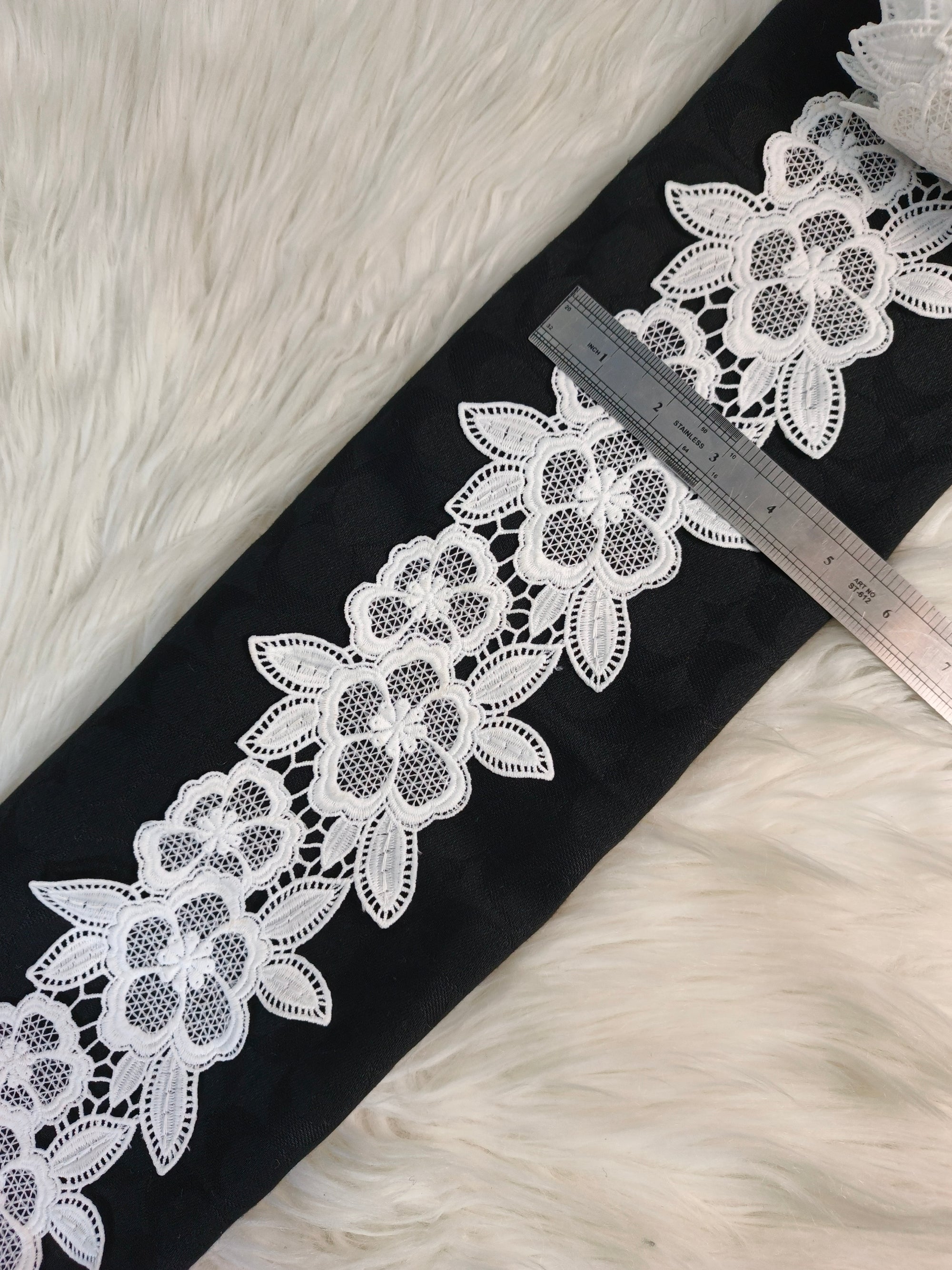 MILKY LACE  D-15