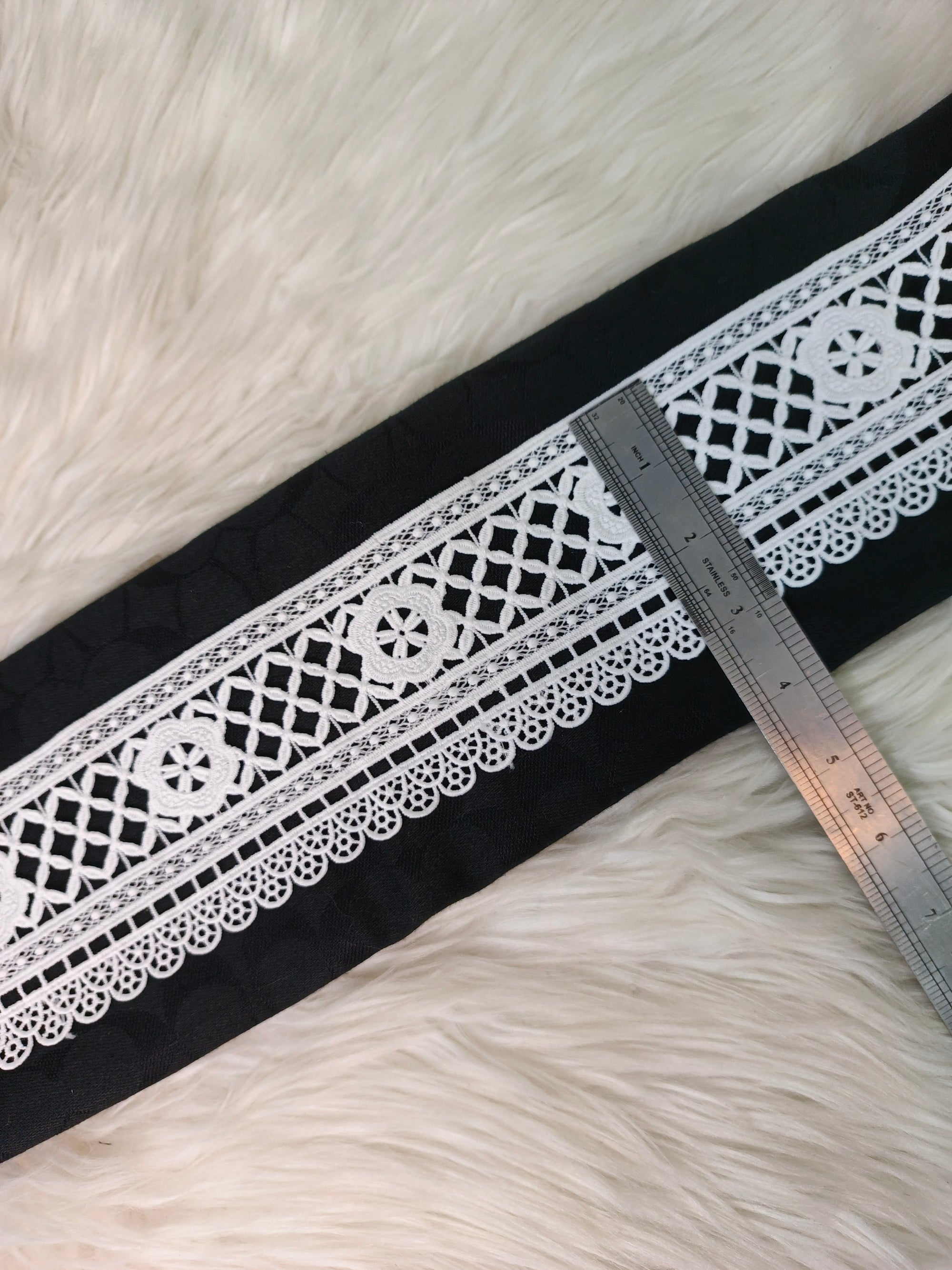 MILKY LACE D-18