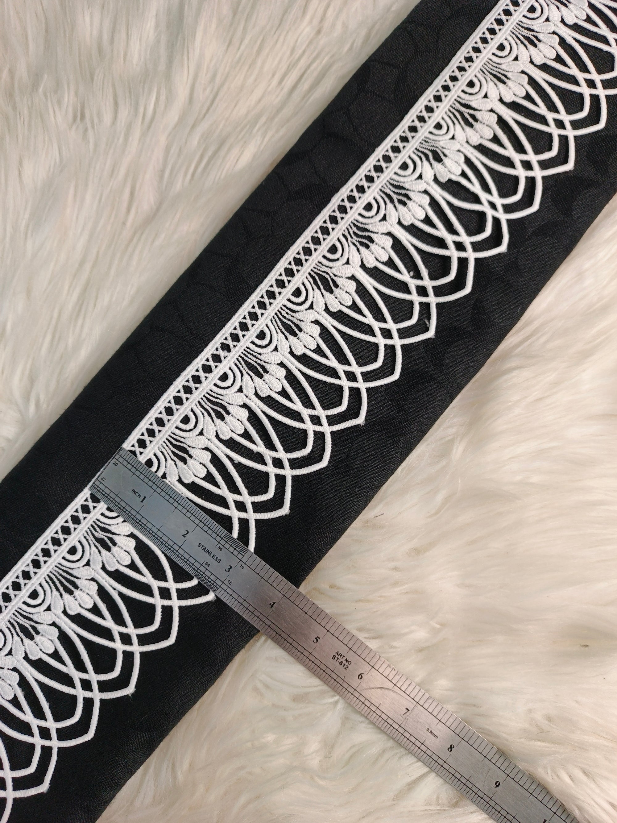 MILKY LACE D-19