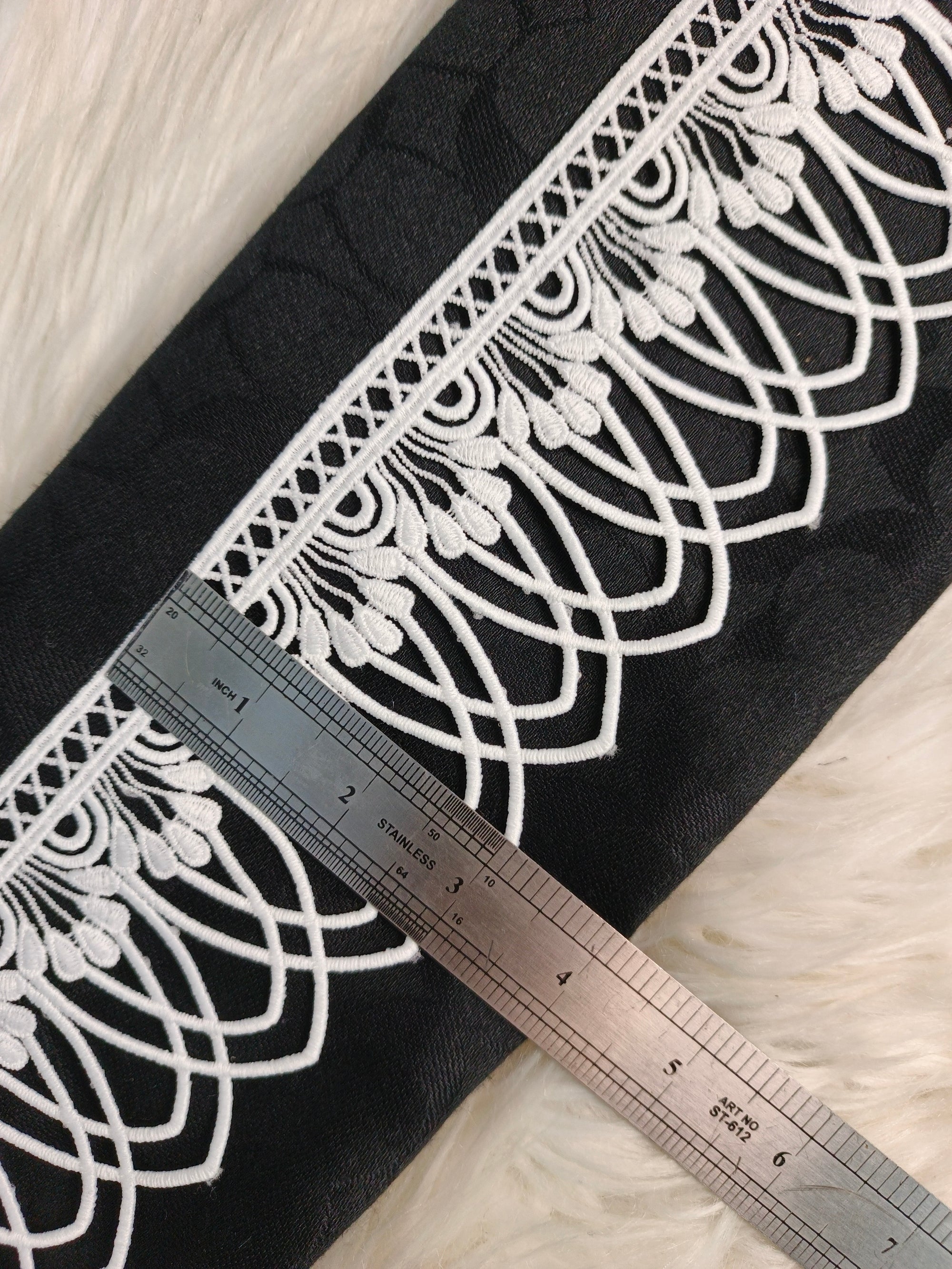MILKY LACE D-19