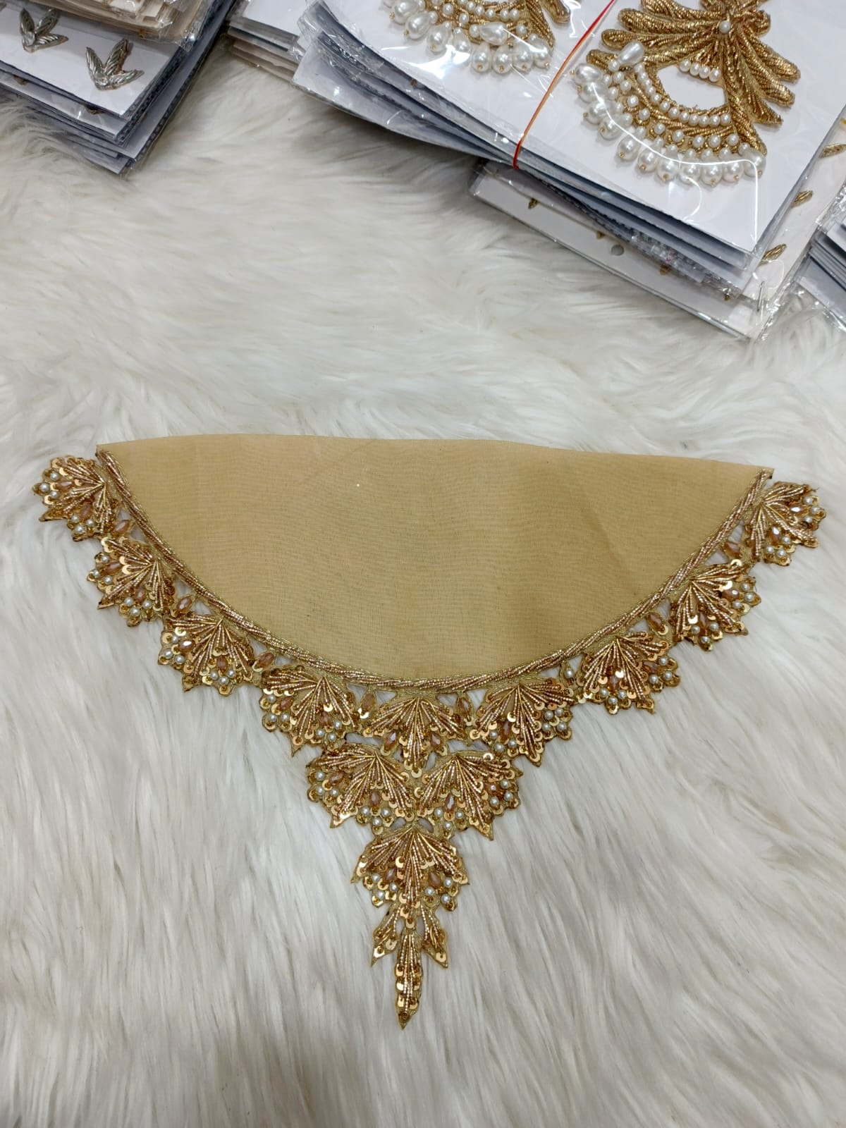 KORA DABKA NECKLINE KN-02